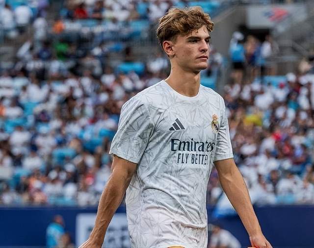 更是进攻启 更是进攻启