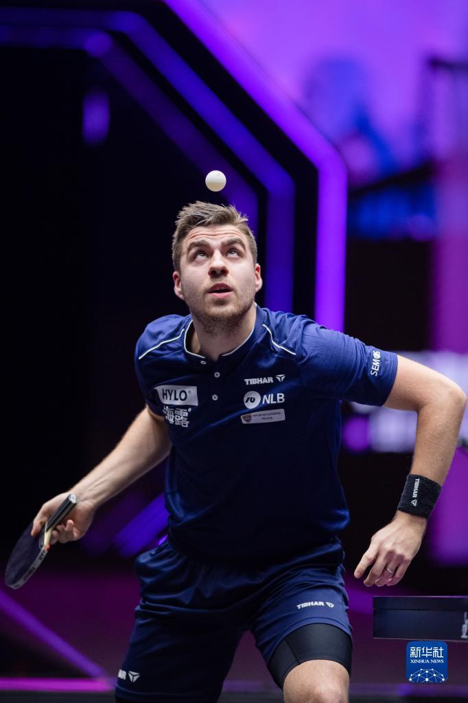 踢右后卫 踢右后卫